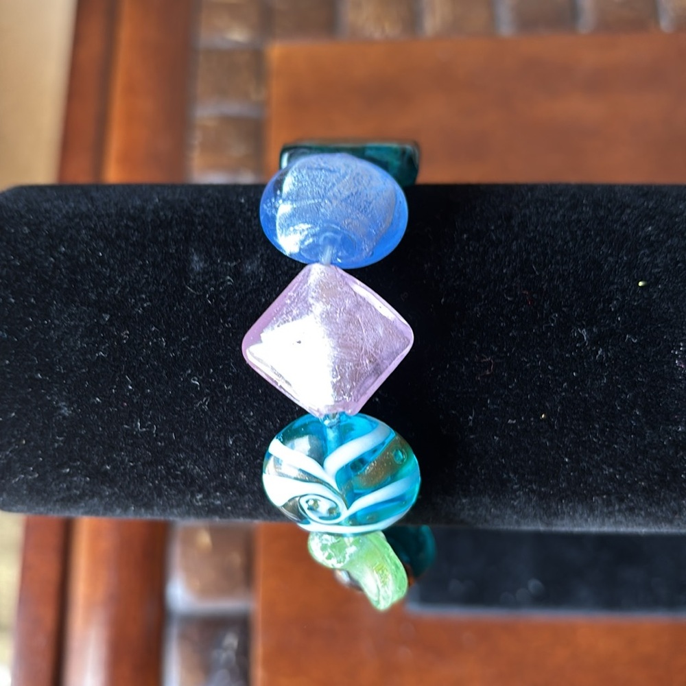 Multicolor glass bead bracelet - Picture 2 of 4